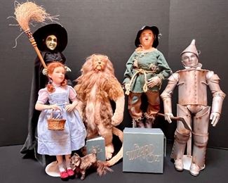 R. John Wright Wizard of Doll Collection~ Includes all the beloved characters of the wonderful iconic movie! Dorothy, Scarecrow, The Tin Man, The Cowardly Lion, The Wicked Witch of the West and Toto Too!