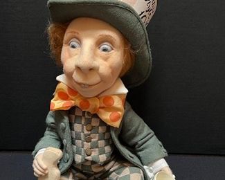 R. John Wright The Mad Hatter Doll with box and certificate! ~Number 187/500. ~In excellent condition