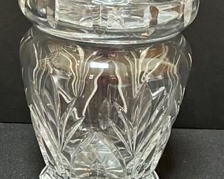 Waterford Marquis Canterbury Jar - in very good condition
Measuring 8.5" h