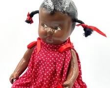 Vintage 1930's Vintage Folk Art Comp Doll. She has some slight vintage wear; please view all photos.
Measures 11"