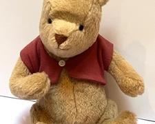 R. John Wright Classic Pooh Figurine
Number 411/5,000