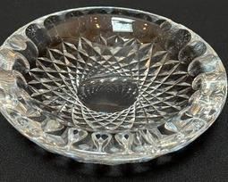 Crystal Waterford Ashtray in very good condition. Measuring 7" wide.