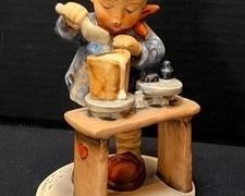 Hummel Figurine A Fair Measure (345).