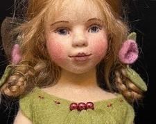 Maggie Iacono Doll Peony. Comes with her box.
She is simply adorable complete with fairy wings!
Number 43/100