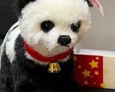 Steiff 2007 Limited Edition Baby Panda Ornament 669774
Number 886/1,500
