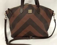 Dooney & Bourke Large Gabriella Chevron Satchel with Dust Bag that measures 15x11x7 inches. Very classy handbag with a vibrant red interior!