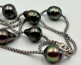 Lovely 16" Sterling and Dyed Pearl Necklace - with the length of 16", makes a nice chocker style necklace with the pearls having a beautiful iridescent appearance.