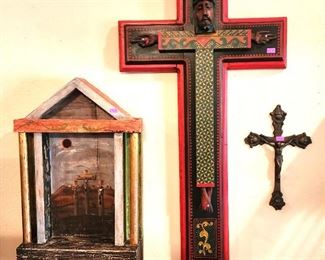 Retablo and crucifixes 