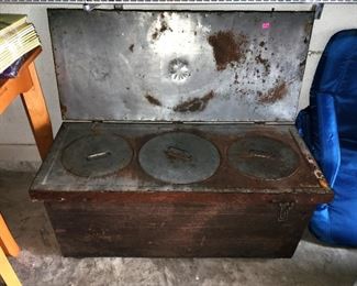 Antique fireless cooker