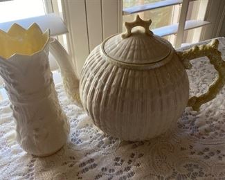 Belleek Limpet Yellow Teapot w/ Lid
