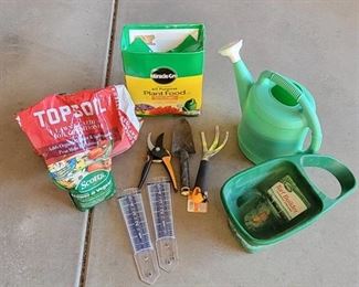Scotts Hand Spreader, Soil Conditioner, Flower & Veg Plant Food, Miracle Grow, Rain Gauges and Watering Can