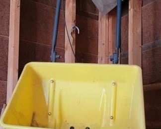 Vigoro 15,000 Spreader