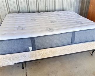 Queen Serta Perfect Sleeper Elite Oakridge 3.0 Mattress, Box Springs and Frame