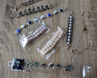 Gemstone Jewelry Set - Howlite, cats eye, pearl, hematite, gold chain