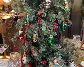 Large Christmas Center Piece with Ornaments