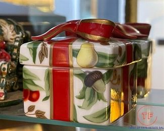 TIFFANY & CO Holiday Present Trinket Box