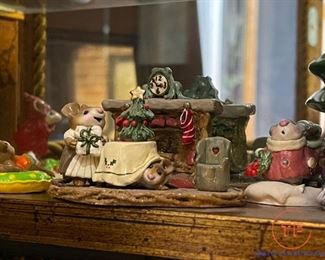 Wee Forest Folk Christmas Figurines by ANNETTE PETERSEN