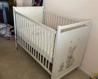 Vintage crib in great condition