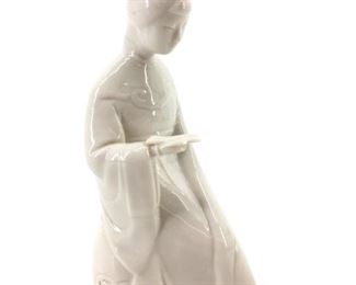 Vintage Fuijan Chinese Porcelain Geisha Figure