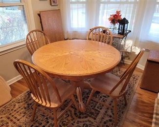 $225, Beautiful Oak dining set with four chairs, 24-in leaf(see top flaw picture)
