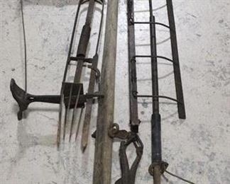 2573 - Lot of assorted tools

