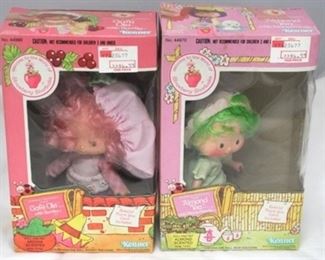 2663 - 2 Vintage Strawberry Shortcake dolls
