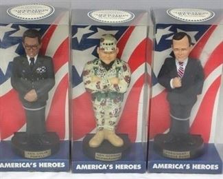 2664 - 3 America's Heroes dolls
