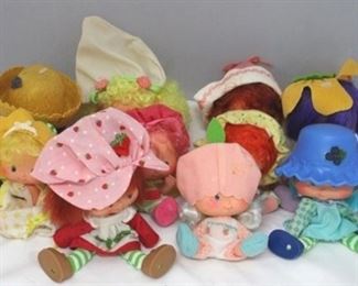 2673 - 10 Assorted vintage Strawberry Shortcake dolls

