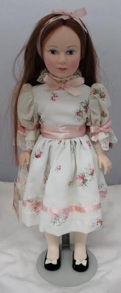 2681 - Effanbee Summer Four Seasons collection doll 18"
