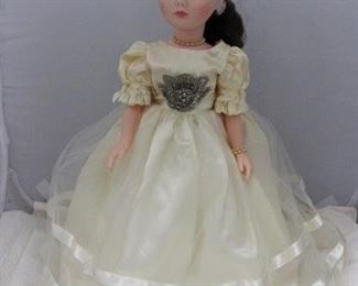 2690 - Effanbee Vintage doll - 19"
