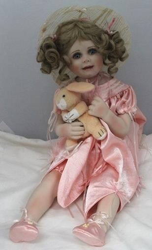2738 - AEL 2003 Linda Murray Porcelain doll - 17"
