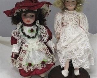 2739 - Pair vintage porcelain dolls - 10"
