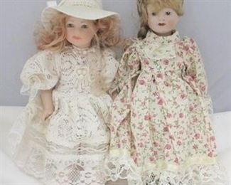 2758 - Pair porcelain dolls - 8.5"
