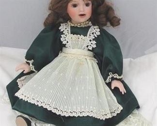 2773 - Porcelain doll #B327 - 12"
