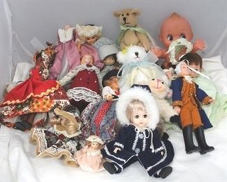 2779 - Lot of assorted vintage dolls
