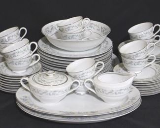 2862 - 59 pieces Rose China "Louise" China
