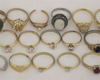 2877 - Lot of Assorted Rings, some 14khge & costume
