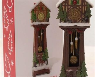 47 - Hallmark Keepsake Santas's Grandfather Clock
