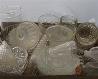 608 - Tray Lot of Assorted Glass Items
