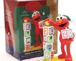 618 - Carlton Cards Holiday Fun With Elmo
