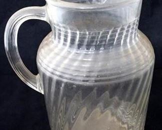 1035 - Vintage glass pitcher 9 1/2"
