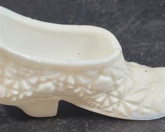 1459 - Small milk glass shoe
