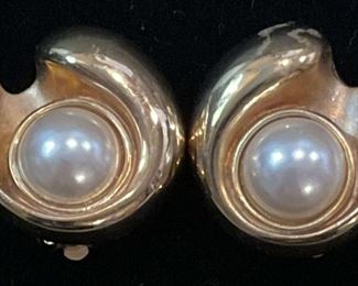 Erwin Pearl Clip Earrings