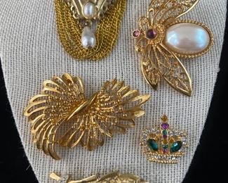 Faux Drop Pearl Draping Chain Brooch