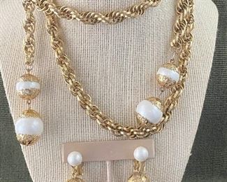 Judy Lee Vintage GT Pearl Lariat  Earrings