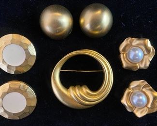 M. Jent Satin Gold Tone Brooch Anne Klein Gt Earrings