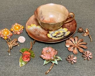 Saji Teacup Floral Theme Jewelry