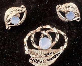 Sterling Alice CavenessSorrento Demi Parure