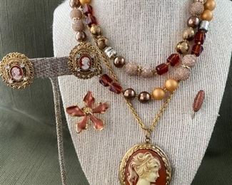 Vintage Victorian Style Cameo Photo Locket More