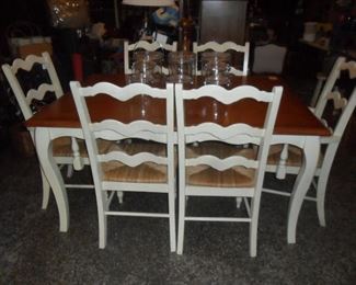 Reduced dining table with 6 chairs